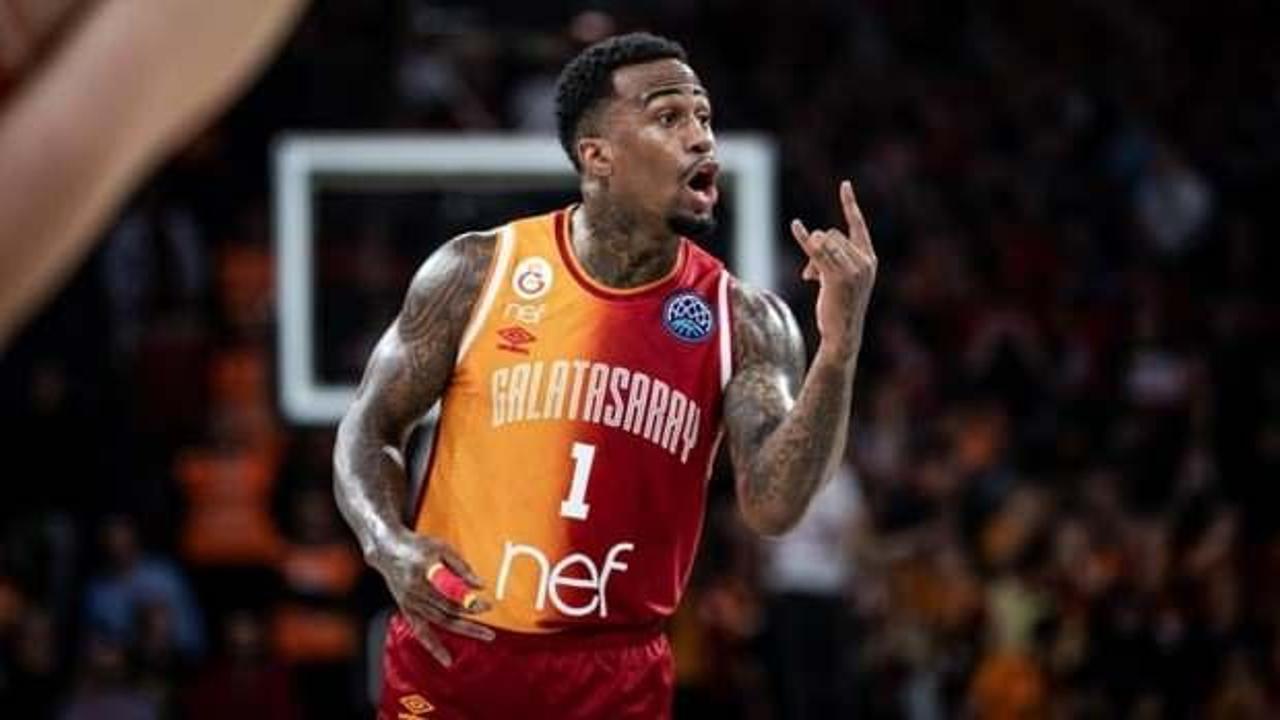 Galatasaray'da &uuml;&ccedil; basketbolcu ile yollar ayrıldı
