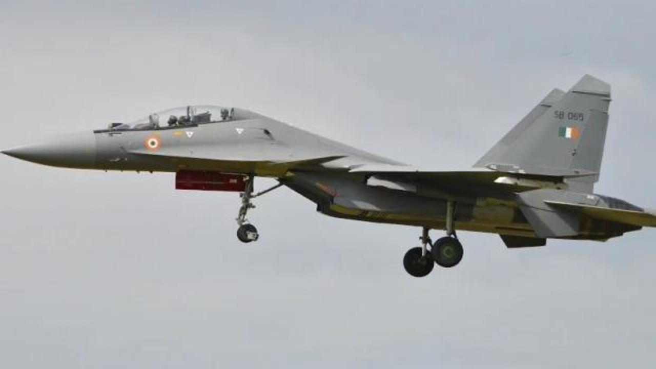 Hindistan'da Su-30 MKI savaş uçağı düştü