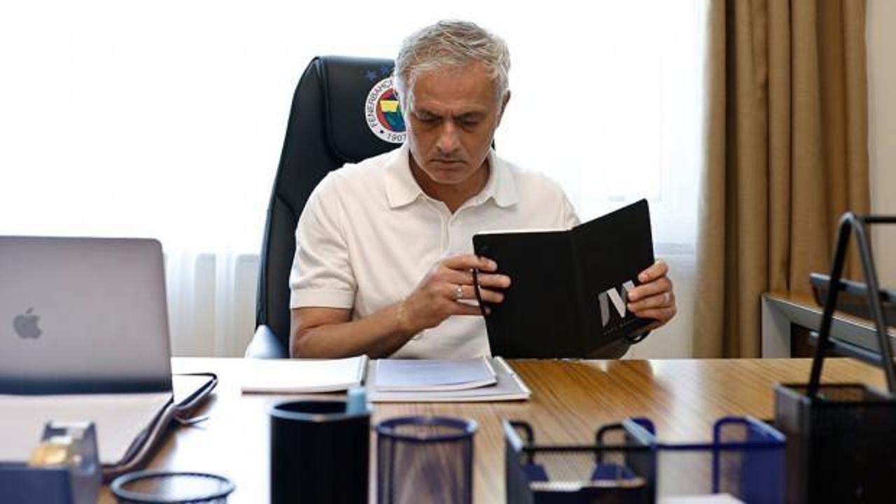 Mourinho, Avrupa'da &uuml;&ccedil; kupayı kazanan tek isim