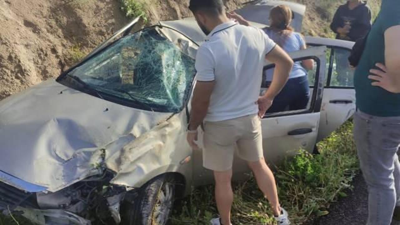 Oğlunu sınava yetiştirirken kaza ge&ccedil;irdi