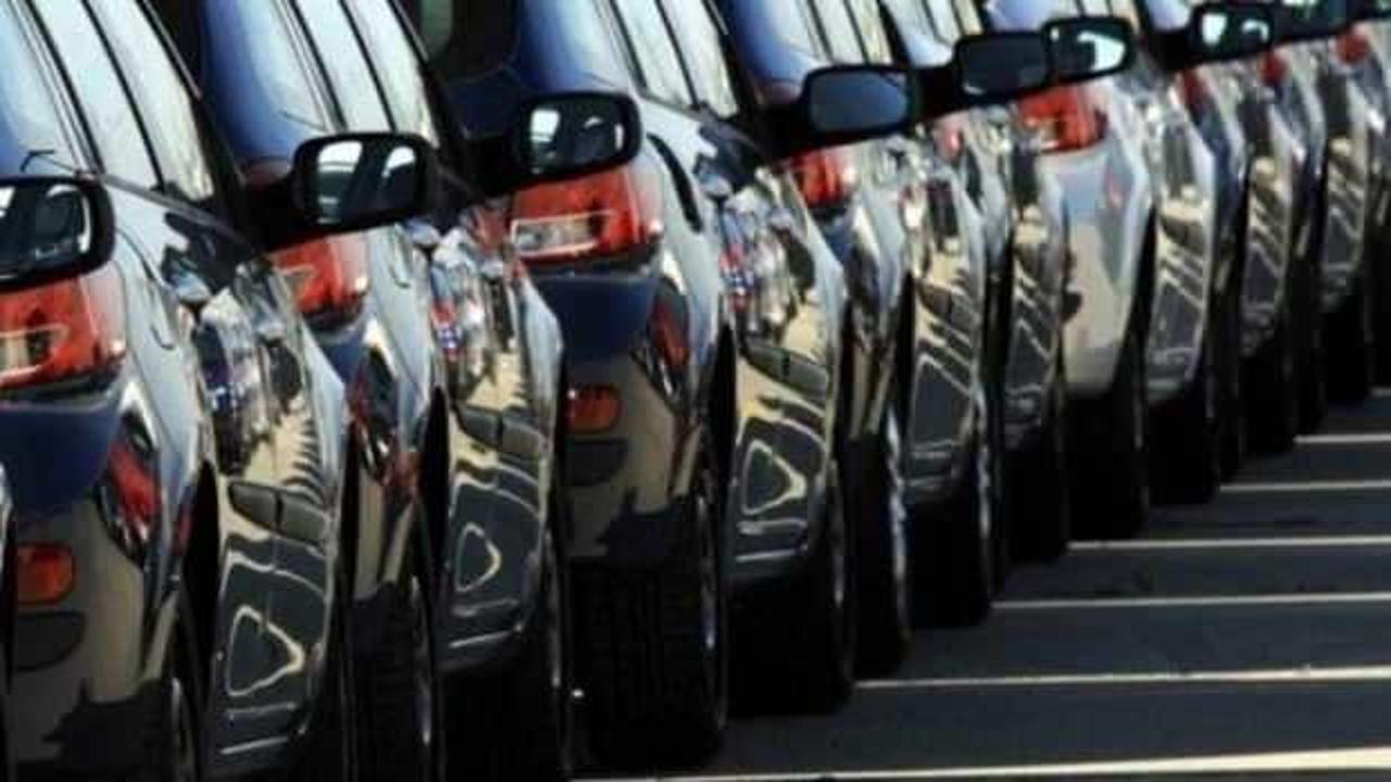 Otomotiv satışlarında d&uuml;ş&uuml;ş s&uuml;r&uuml;yor