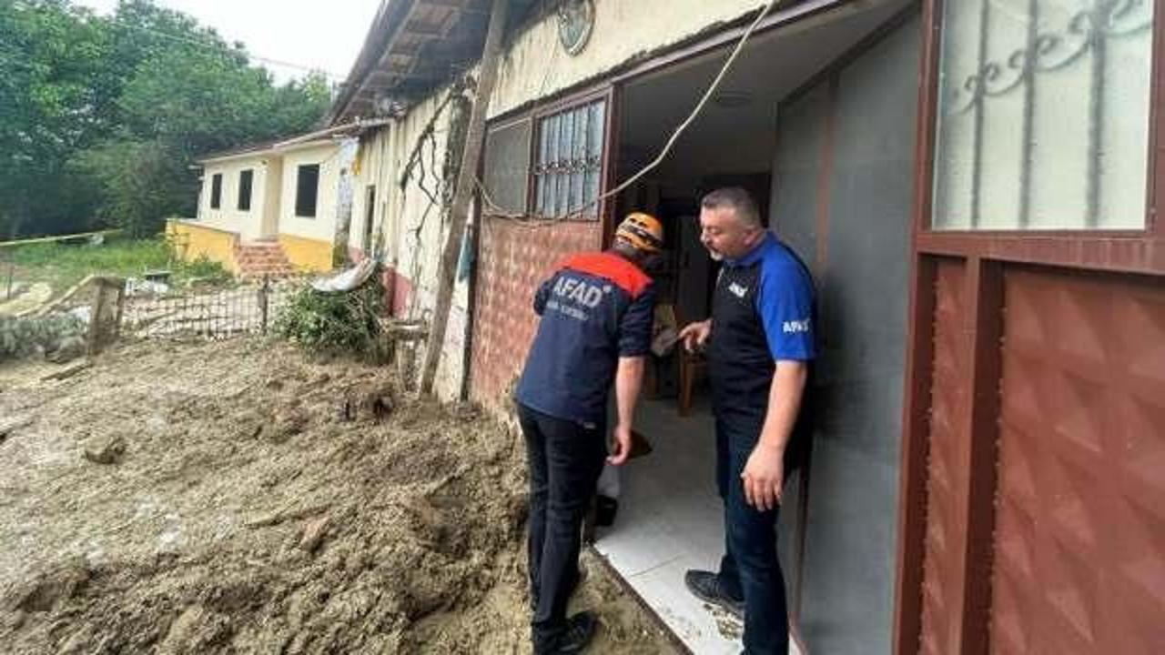 Sivas'ta heyelan: Riskli 5 ev boşaltıldı