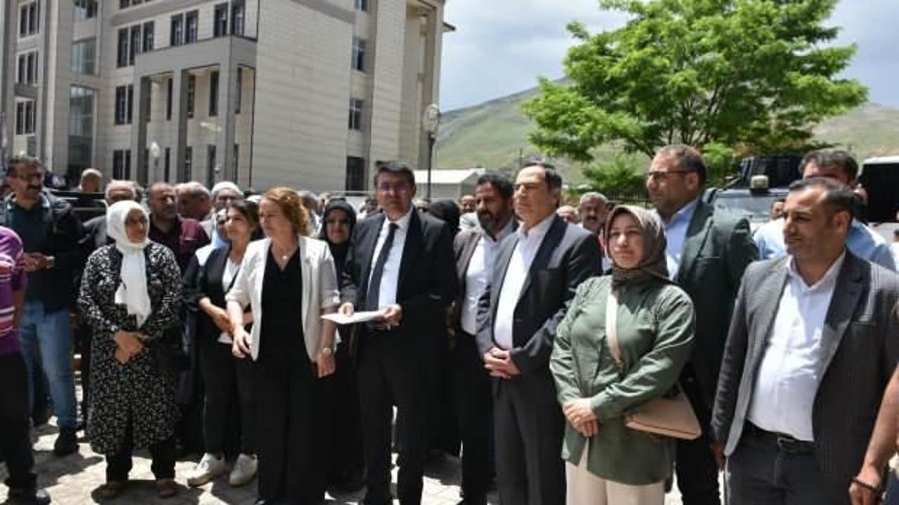 Cumhurbaşkanı Erdoğan'ın fotoğrafını indiren DEM Partili başkan ifade verdi