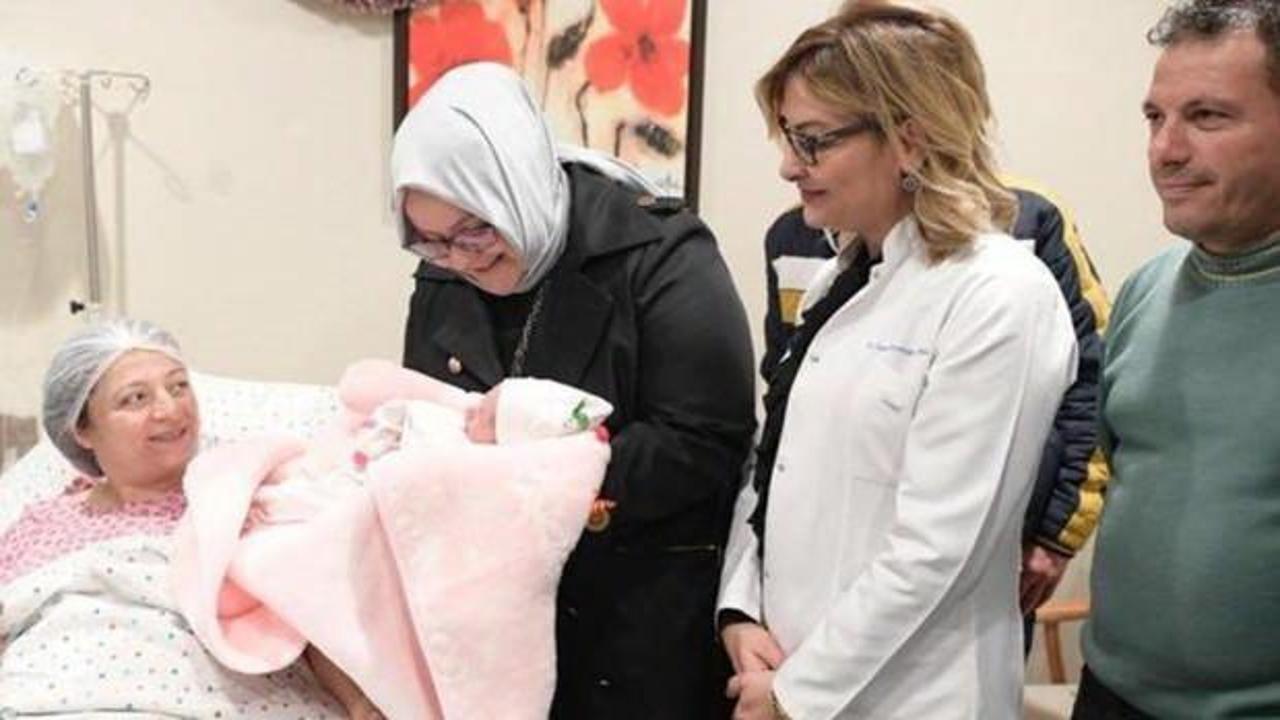 &Ouml;ld&uuml;r&uuml;len anne ve kızı, 2019'un ilk bebek ve annesiymiş