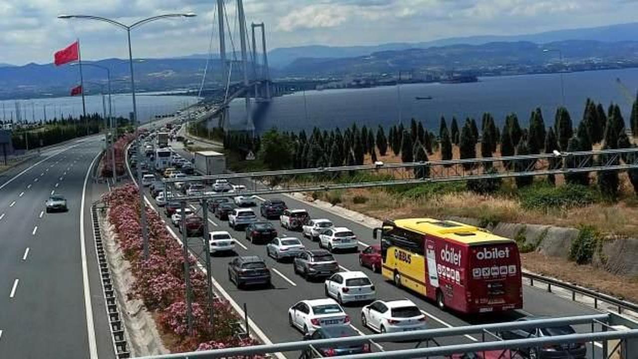 Osmangazi Köprüsü'nde bayram trafiği yoğunluğu