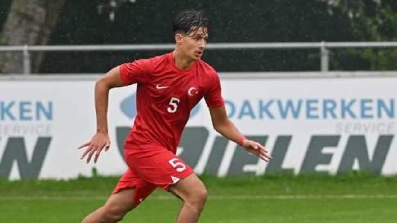 16'lık Türk futbolcu Hollanda'ya transfer yaptı