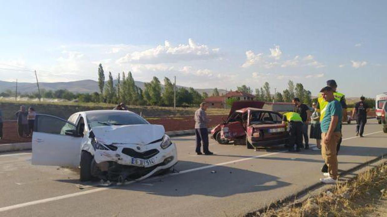 Afyonkarahisar'da feci kaza: 1 ölü, 7 yaralı