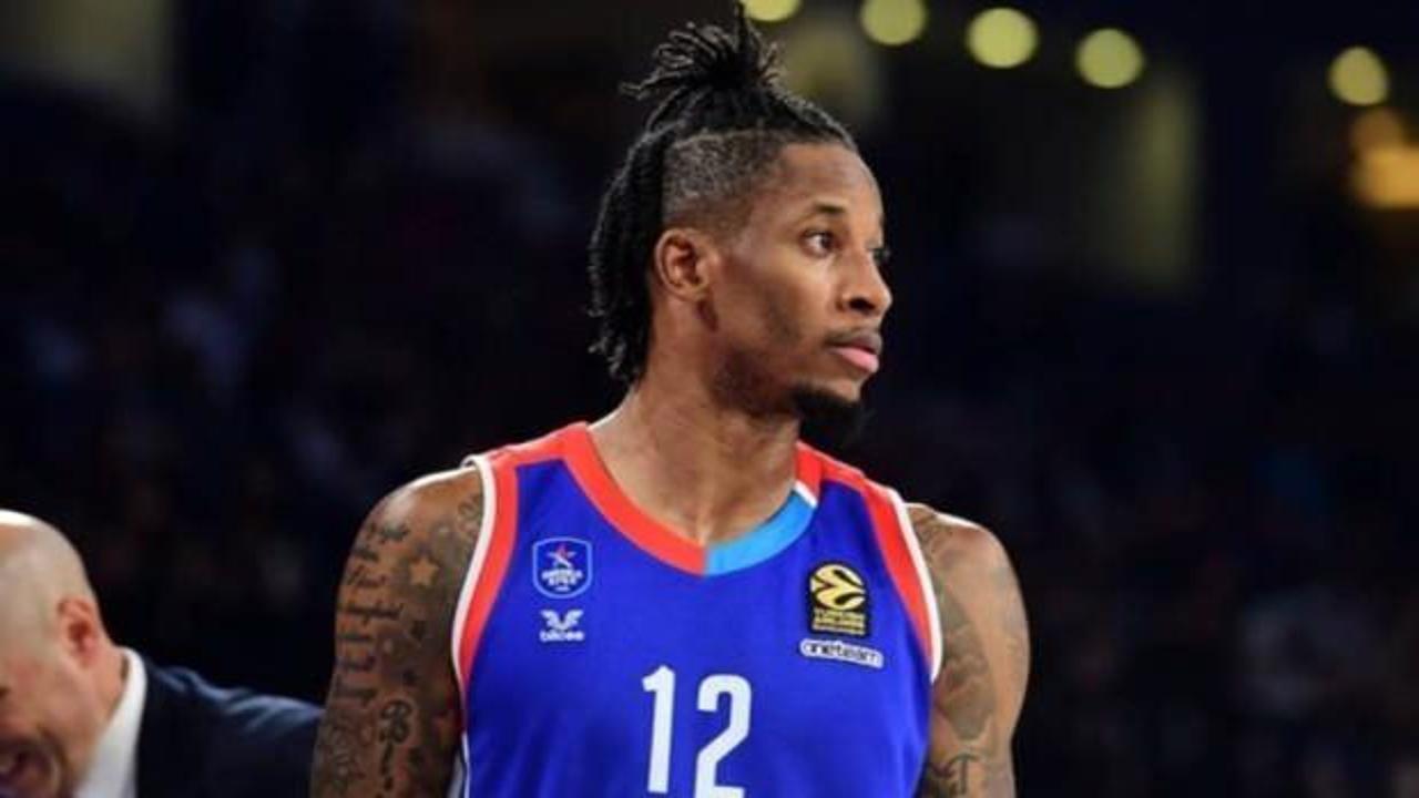 Anadolu Efes'te yıldız isimle yollar ayrıldı