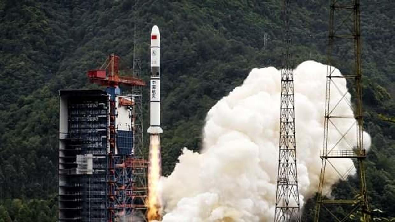 Çin, Fransa ortaklığında geliştirdiği astronomi uydusunu fırlattı!