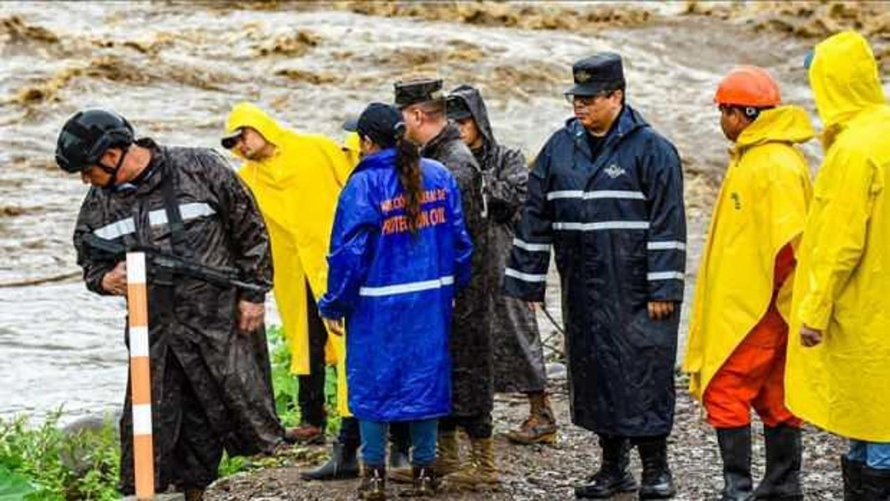 El Salvador'da sel felaketi: 19 kişi hayatını kaybetti!