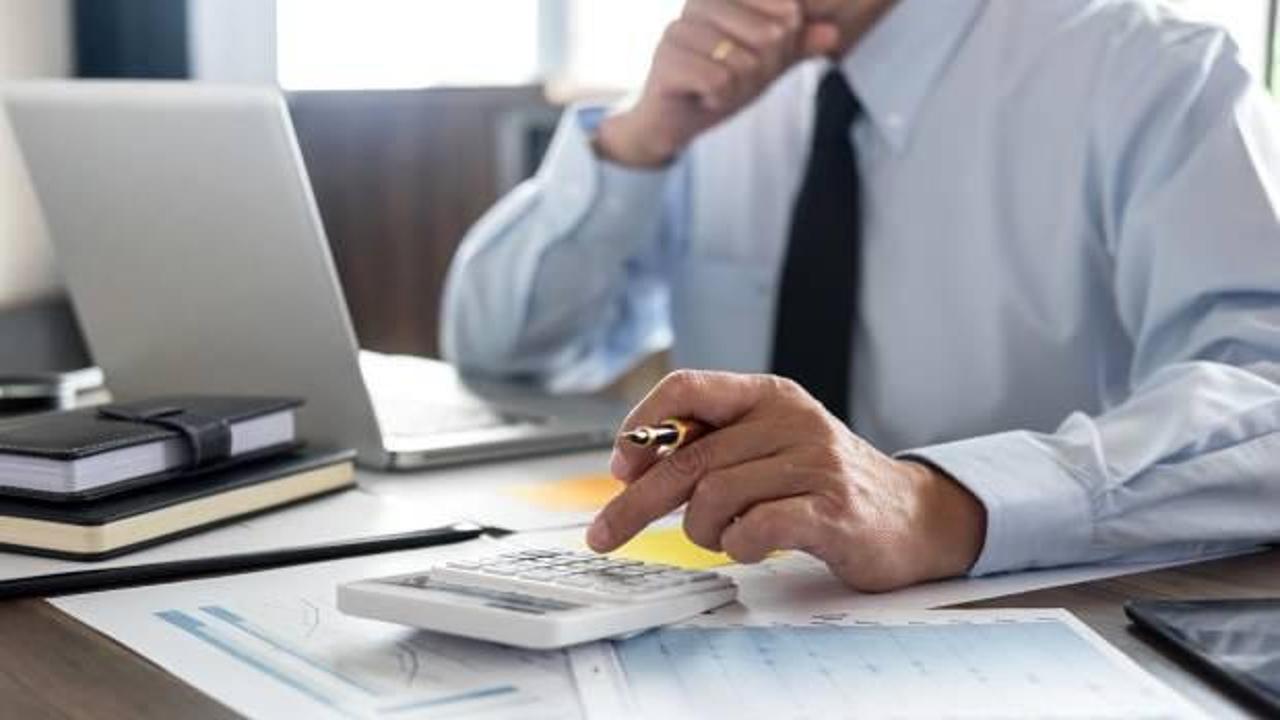 Sahte diplomayla holding y&ouml;neticisi oldu: Proje bile &ccedil;izdi