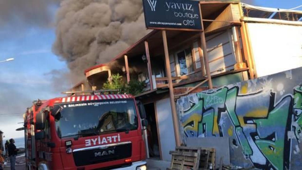 Turistik otel sabah saatlerinde alevlere teslim oldu