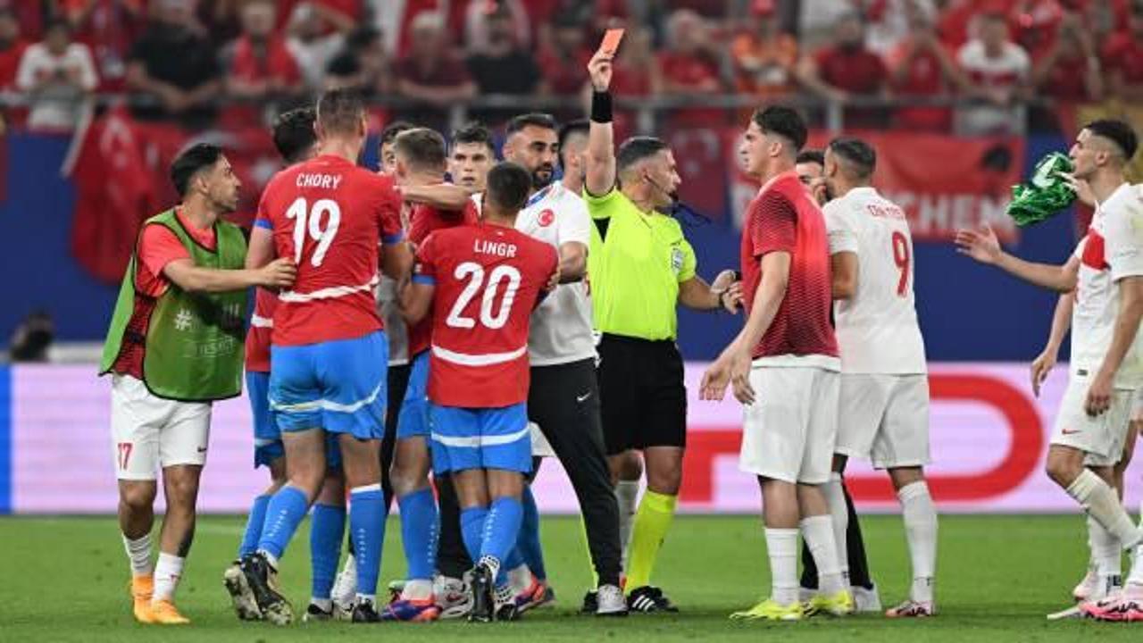 &Ccedil;ekyalı oyuncudan skandal s&ouml;zler: T&uuml;rkleri zehirlemek istedim