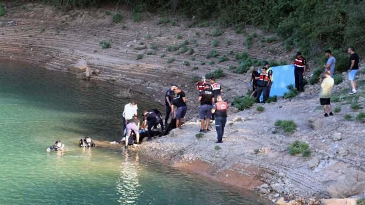 Çırpınan çocuklarını görünce suya atladı! Anne ve iki oğlu gölette boğuldu