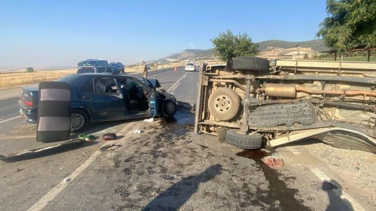 Gaziantep'te kamyonetle otomobil çarpıştı!
