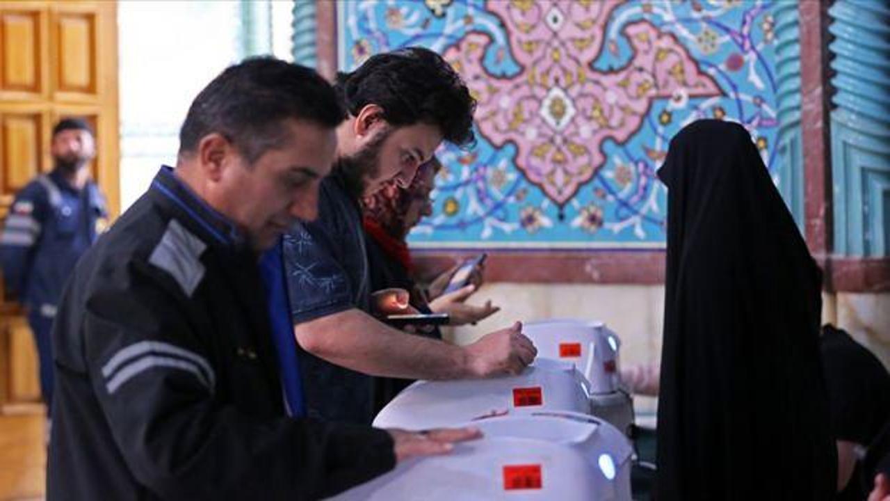 İran'da cumhurbaşkanı seçimi için oy verme süresi ikinci defa uzatıldı