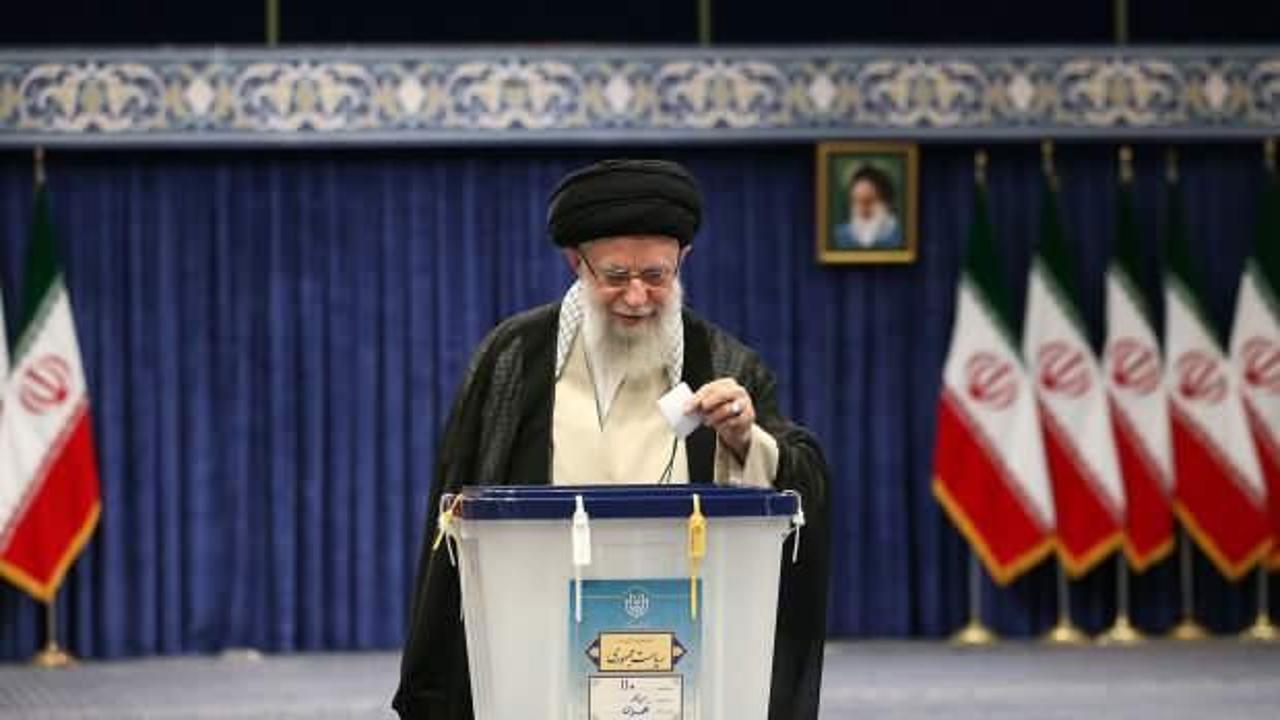 İran'da seçim günü: Hamaney oyunu kullandı