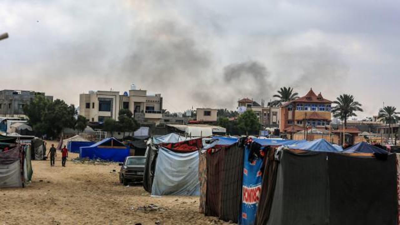 İsrail ordusu Refah'ta Filistinlilerin çadırlarını bombaladı