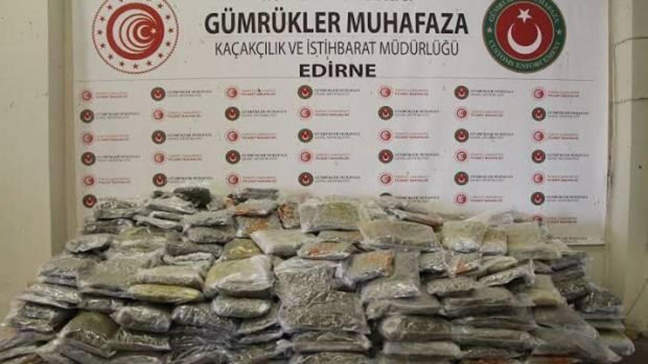 Kapıkule'den ge&ccedil;emedi! Tam 635 kilo