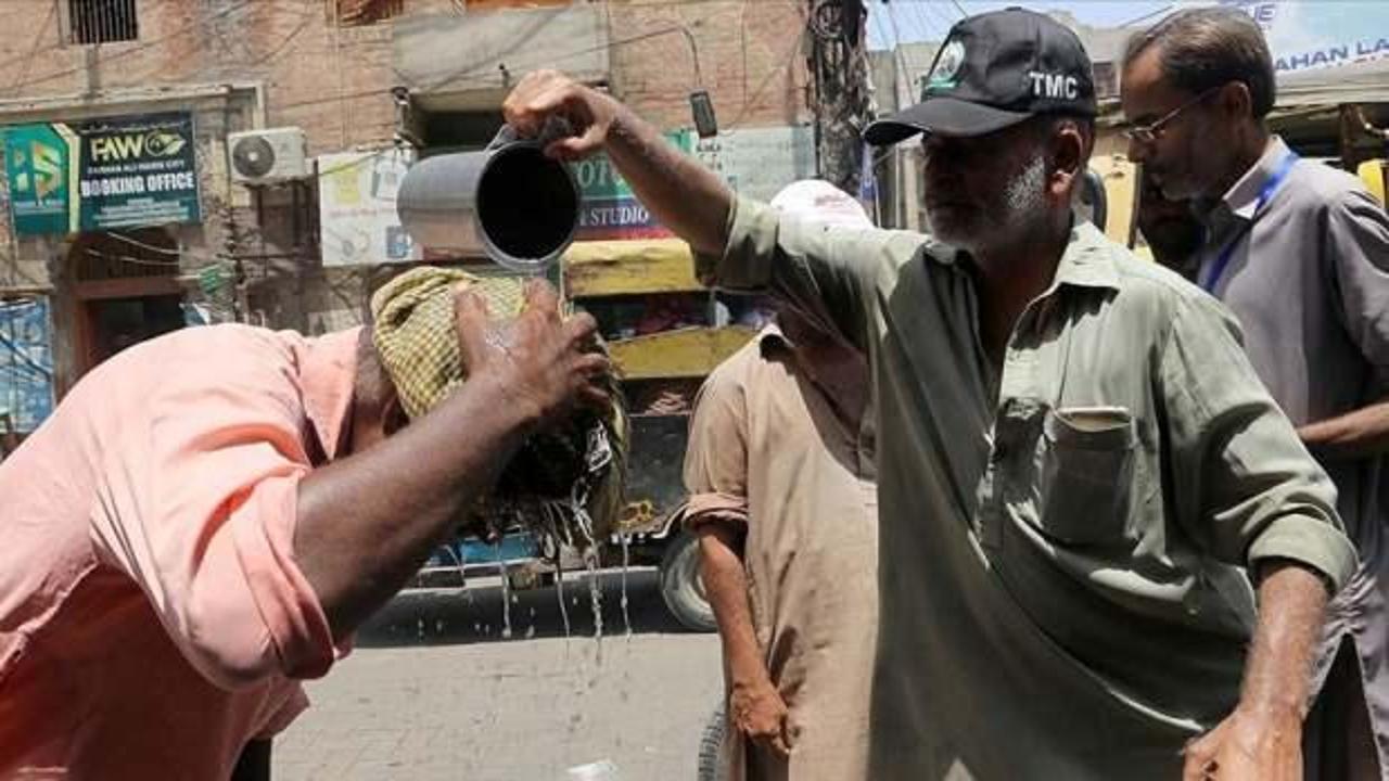 Pakistan'da aşırı sıcaklar felakete yol a&ccedil;tı! &Ouml;l&uuml; sayısı artıyor