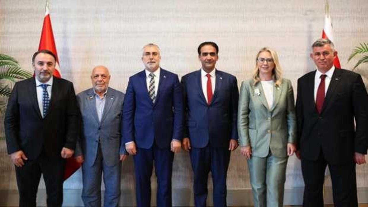 Bakan Işıkhan, HAK-İŞ Konfederasyonu Genel Başkanı Arslan ile görüştü