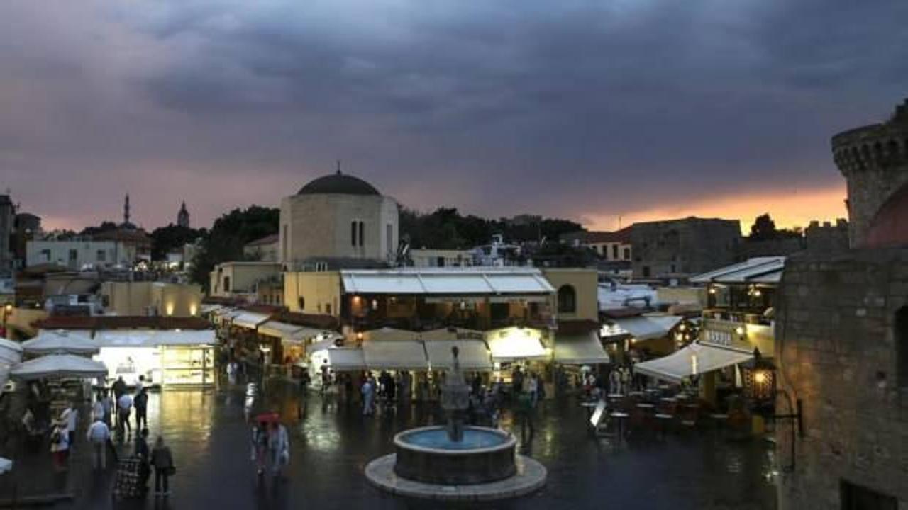 Rodos'ta kapıda vize mağduru Türk turistler için çalışma başlatıldı