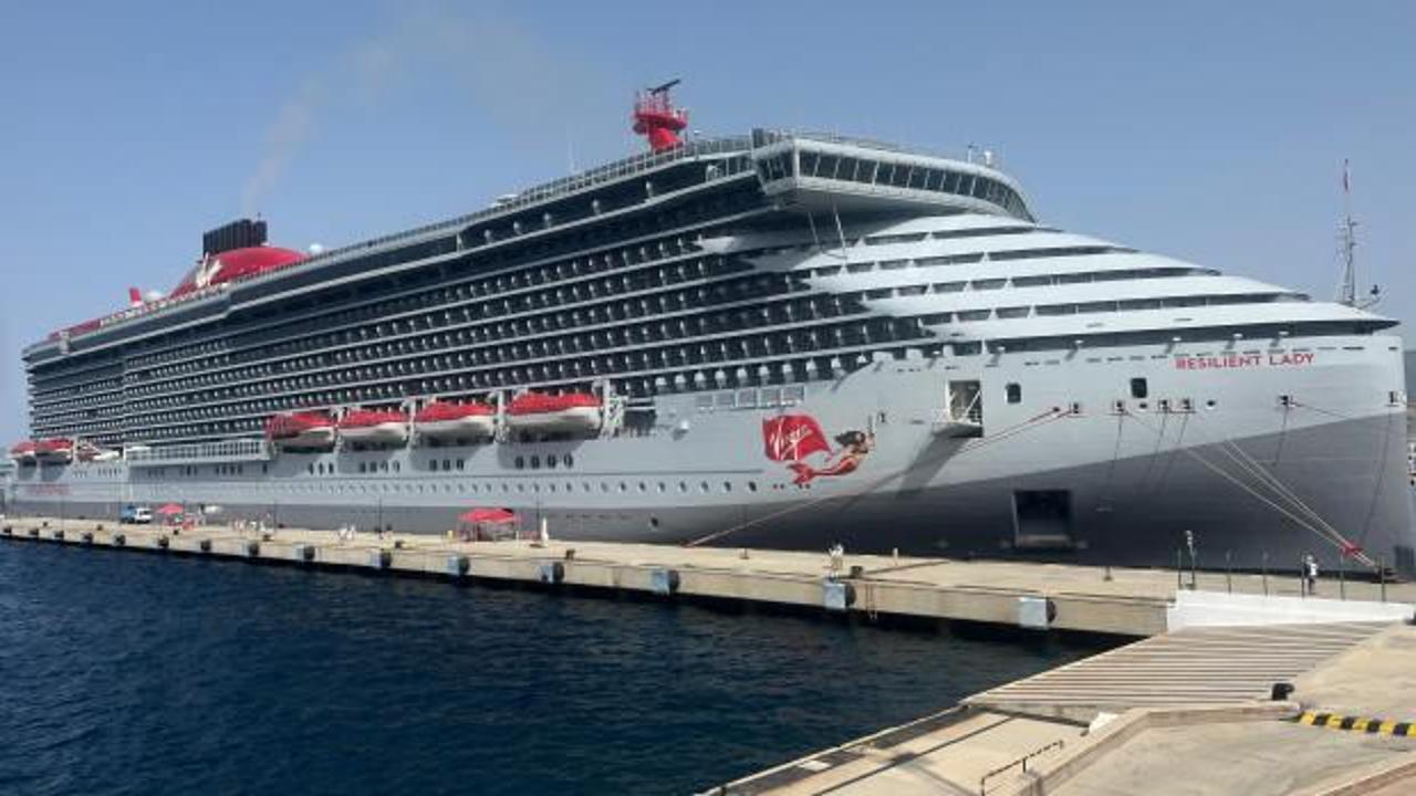 Bodrum'a "Resilient Lady" kruvaziyeriyle 2 bin 403 turist geldi