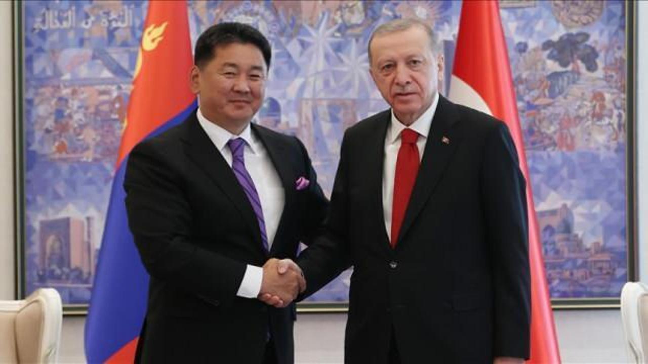 Erdoğan, Moğolistan Cumhurbaşkanı Khurelsukh ile bir araya geldi