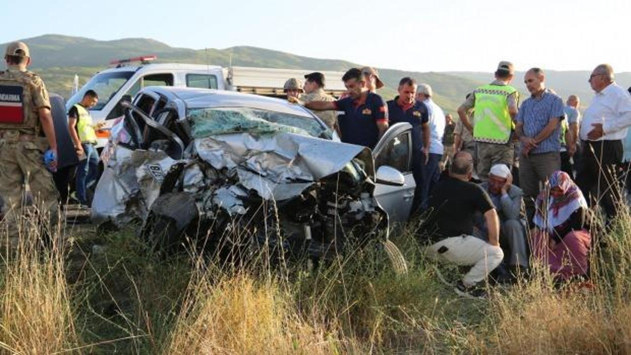 Muş&rsquo;ta feci kaza: 1 &ouml;l&uuml;, 1 yaralı