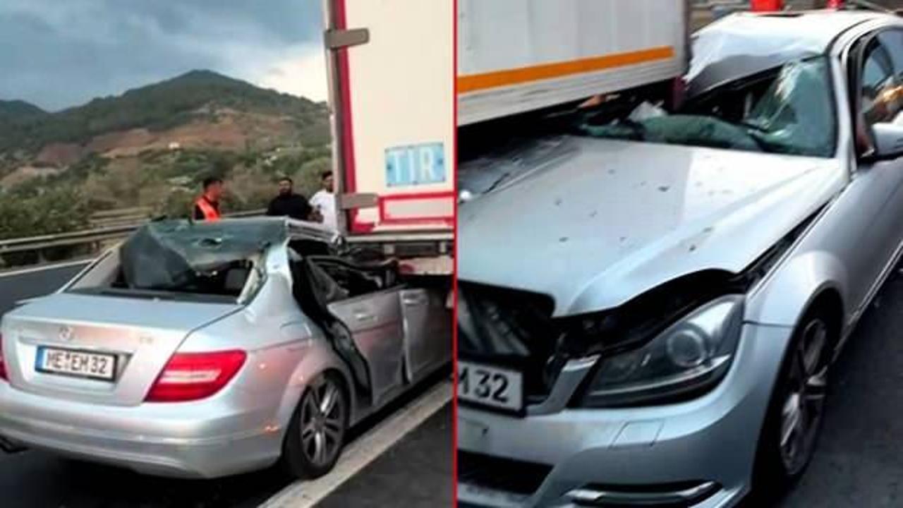 Osmaniye'de feci kaza! L&uuml;ks otomobil kullanılamaz hale geldi