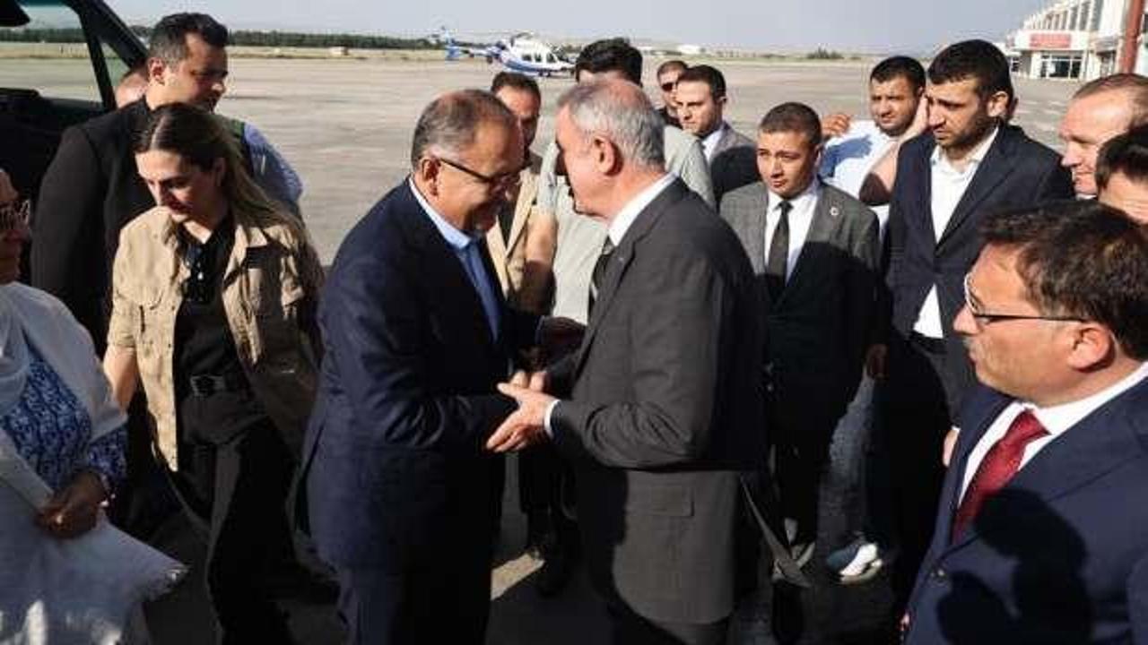 &Ouml;zhaseki, aktif siyaseti bıraktığını a&ccedil;ıkladı