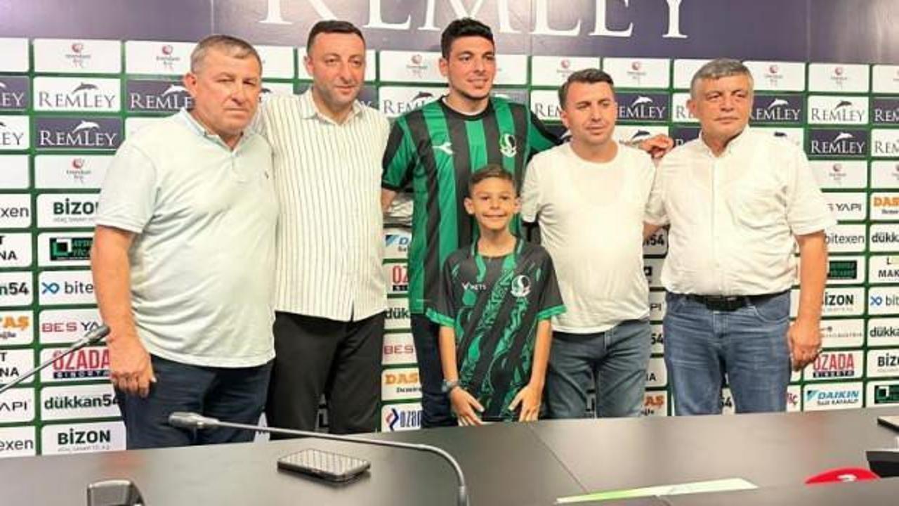 Salih Dursun Sakaryaspor'a imza attı