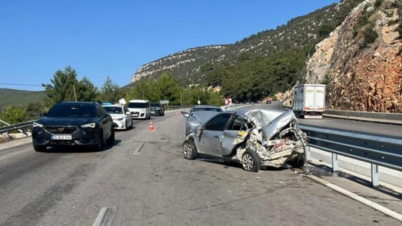 Antalya'da zincirleme kaza: Ölü ve yaralı var!