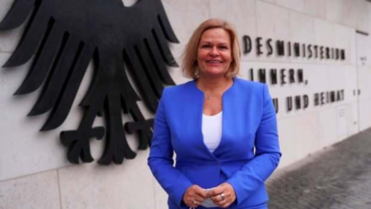 Bozkurtu hazmedemeyen Alman Bakan Faeser'den samimiyetsiz 'savaş su&ccedil;u' a&ccedil;ıklaması