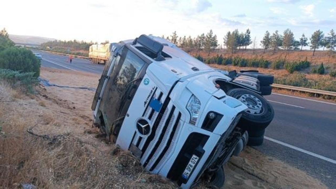 Gaziantep'te feci kaza: Devrilen tırın sürücüsü öldü