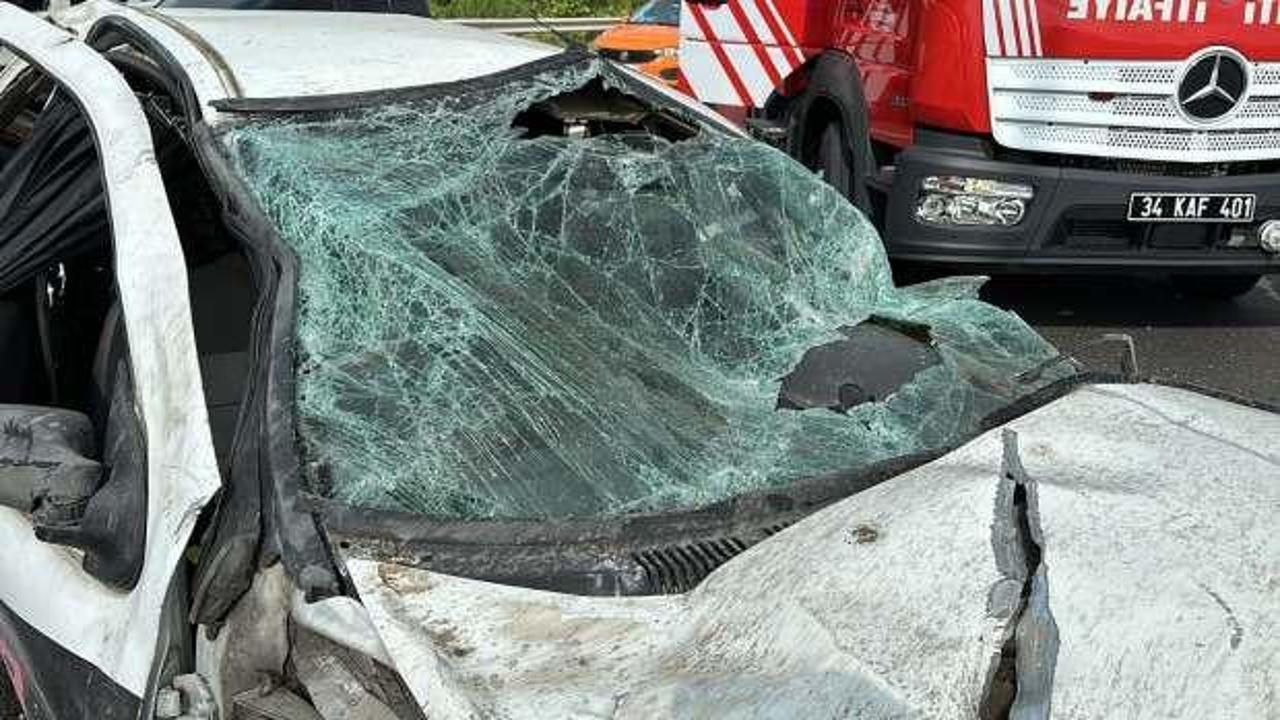 İstanbul'da feci ölüm: Aracın camından fırladı!