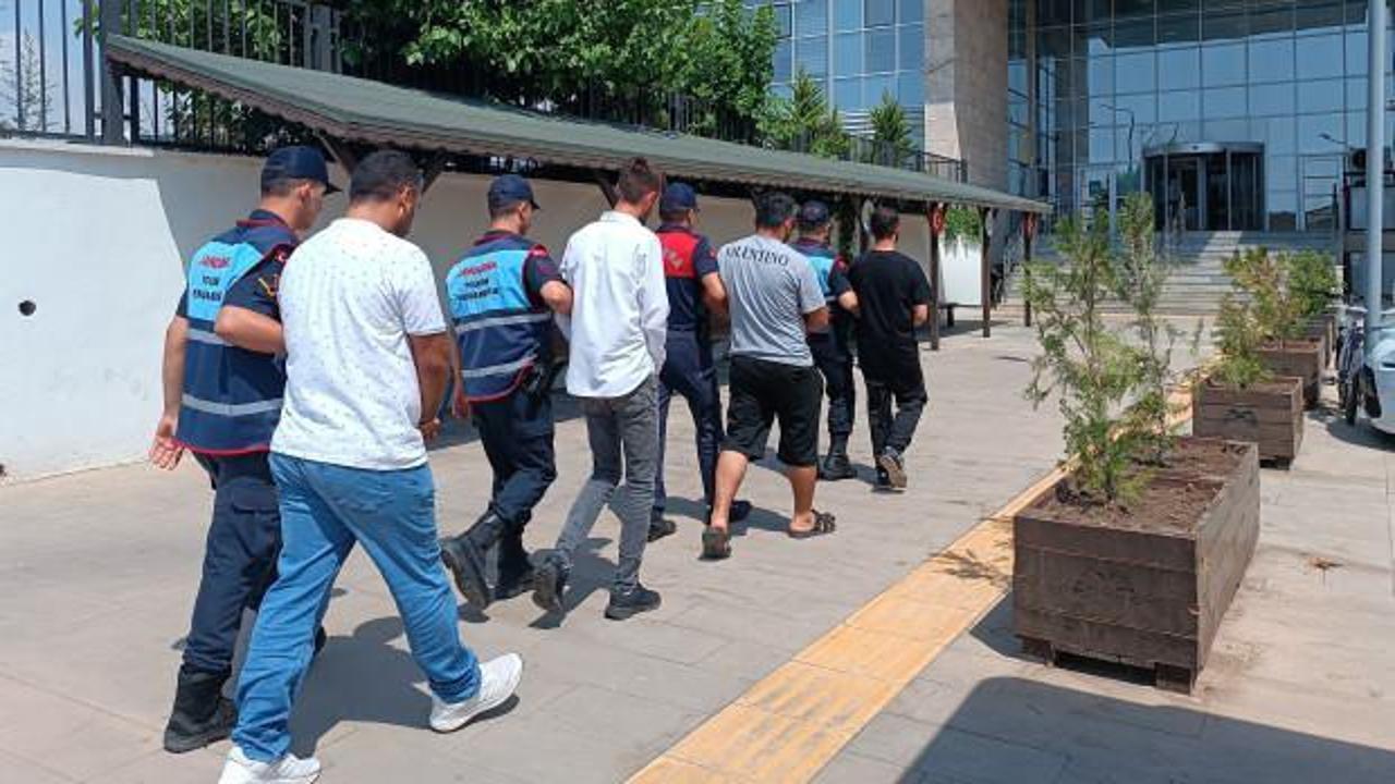 Mersin'de göçmen kaçakçılarına yönelik operasyon: 5 gözaltı