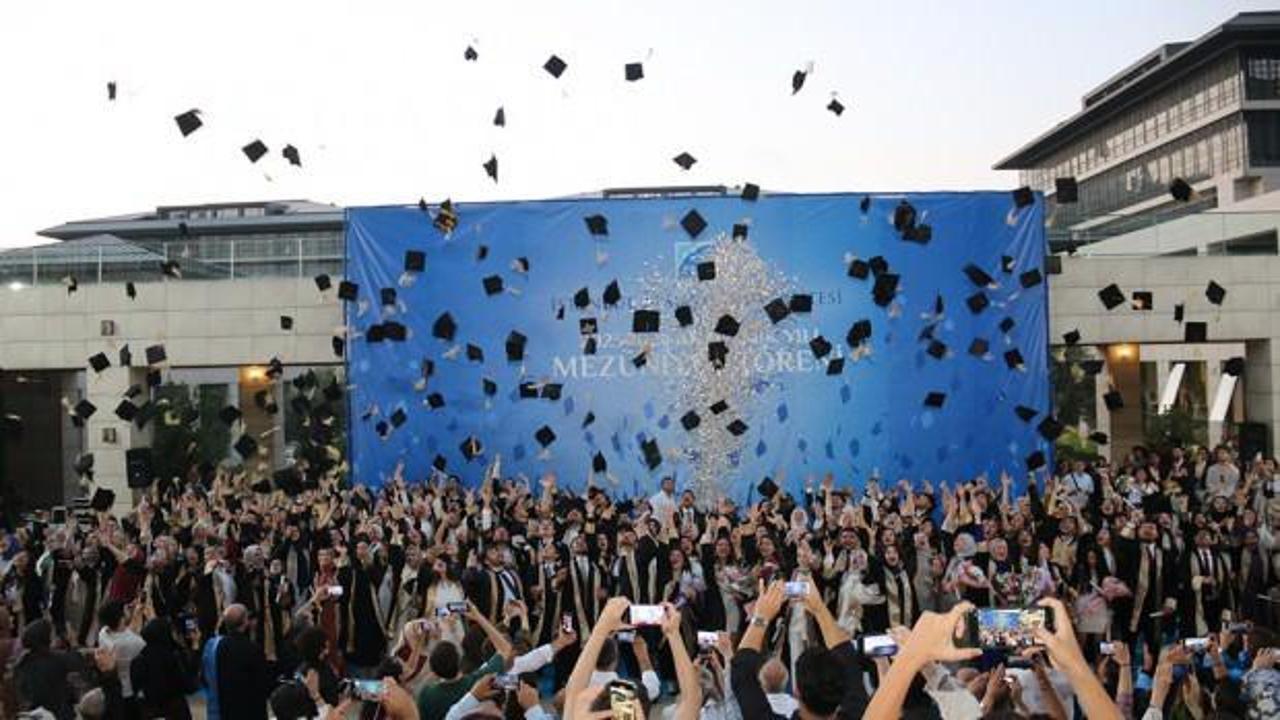 29 Mayıs Üniversitesi'nde mezuniyet coşkusu