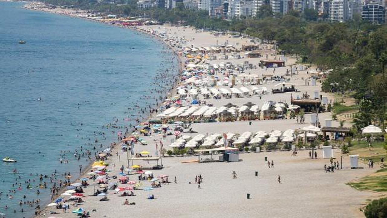 Antalya'da sıcak hava ve nem etkili oluyor