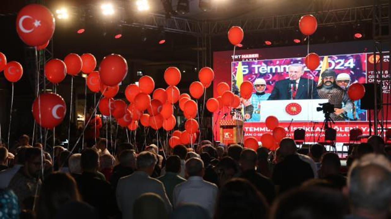 Binlerce Konyalı 15 Temmuz'da Mevlana Meydanı'nda buluştu