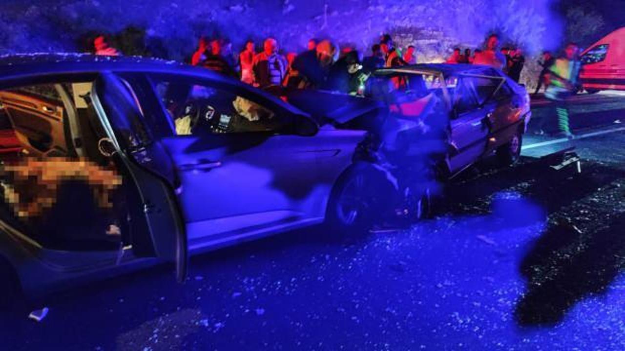 Isparta'da feci kaza: Kafa kafaya &ccedil;arpıştılar! &Ouml;l&uuml;ler ve yaralılar var