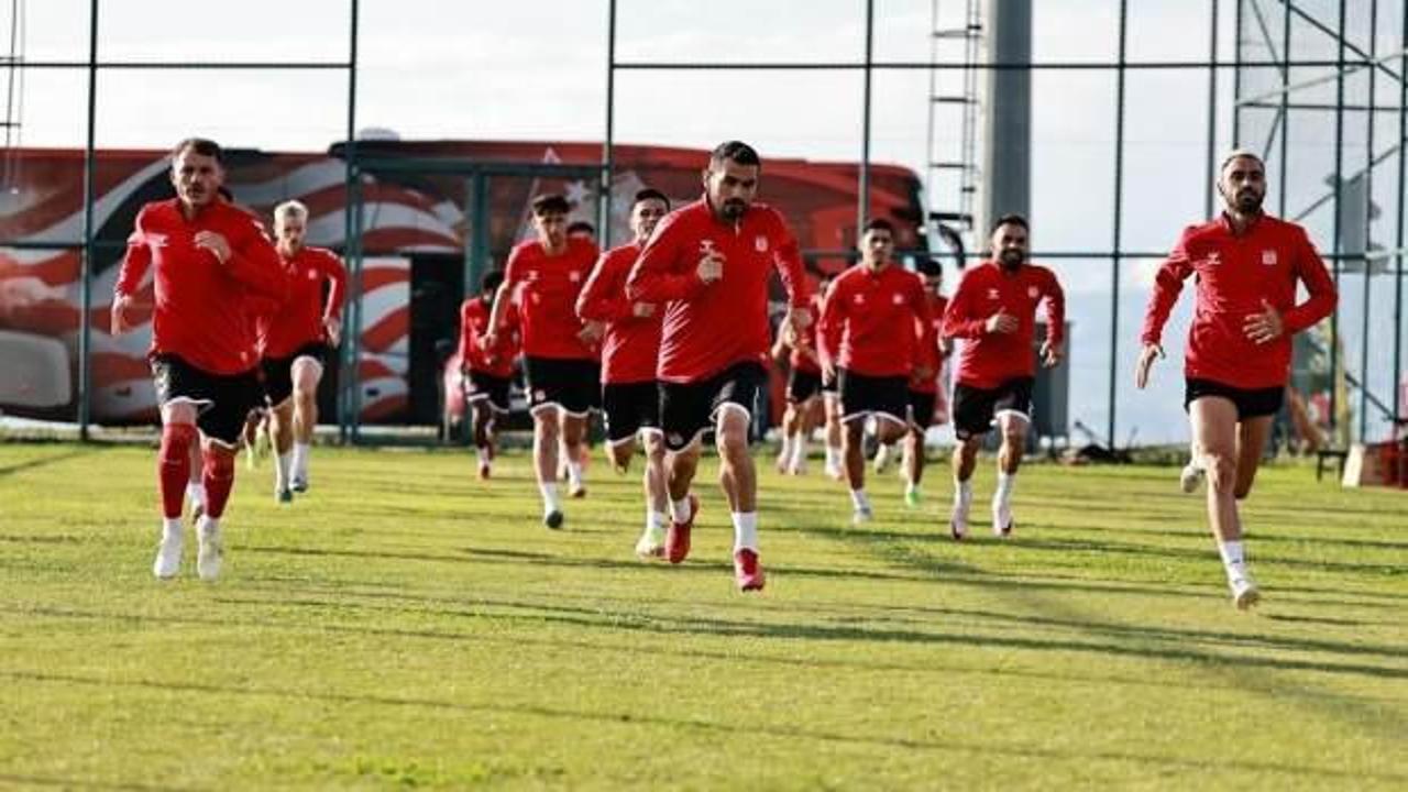 Sivasspor günü çift idmanla tamamladı