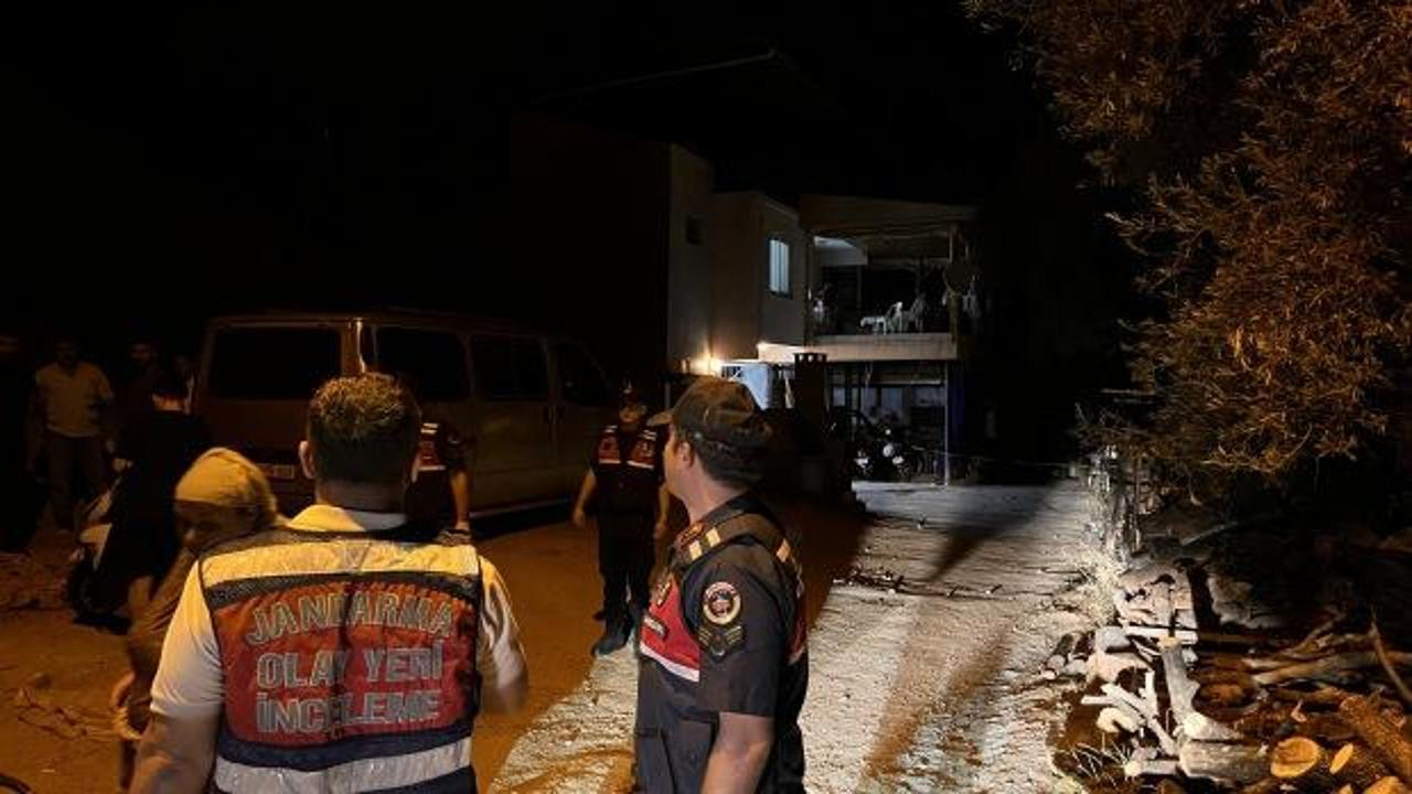 Televizyon tamircisi gittiği evde dehşet sa&ccedil;tı: Evdekilerin başını &ccedil;eki&ccedil;le ezdi