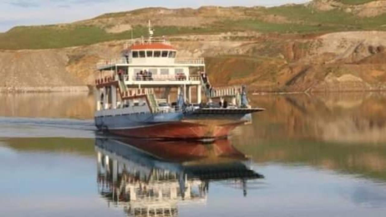 Aşırı rüzgar nedeniyle Elazığ-Çemişgezek feribot seferleri iptal edildi