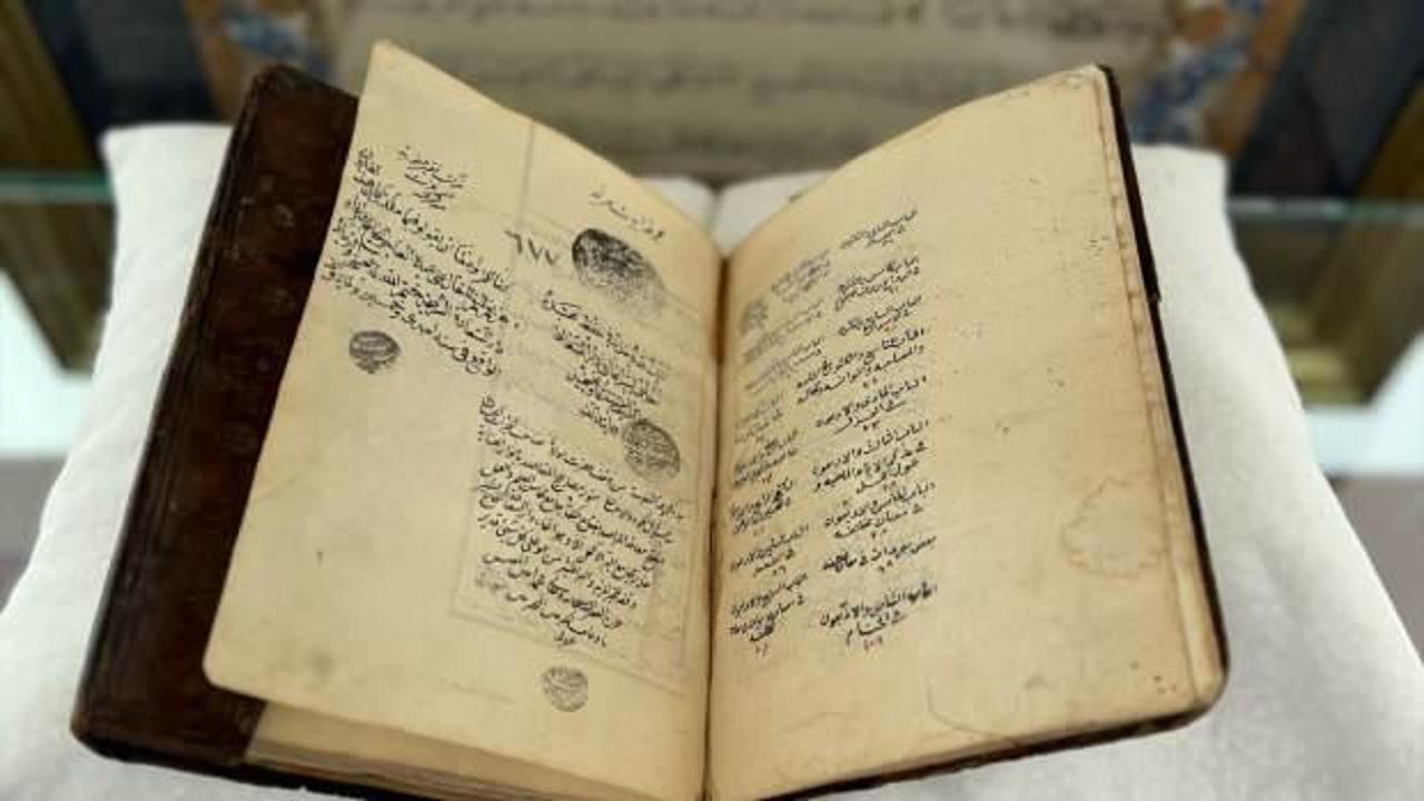 Beşir Ağa K&uuml;t&uuml;phanesine ait 250 yıllık kayıp el yazması yuvasına geri d&ouml;nd&uuml;