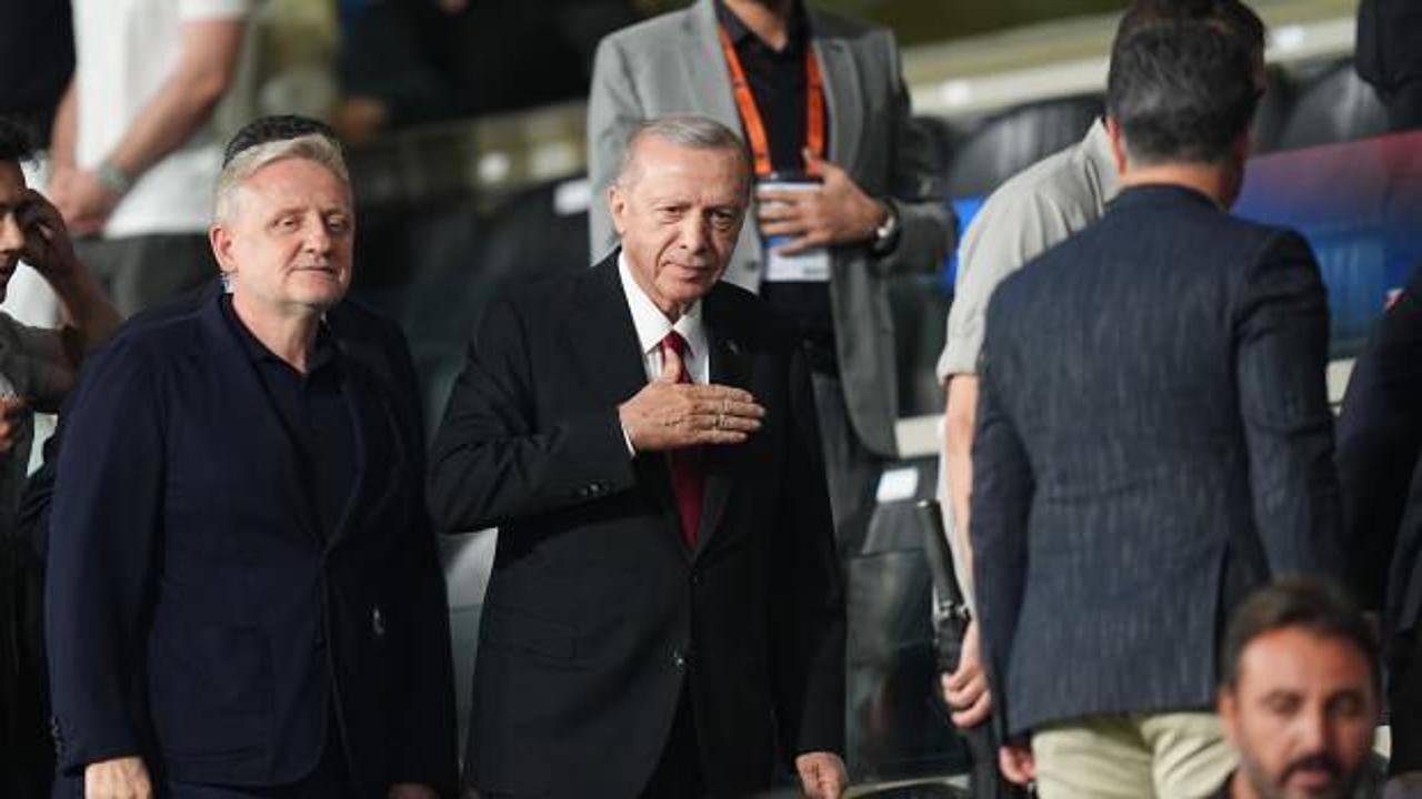 Başkan Erdoğan, Başakşehirli oyuncuları tebrik etti