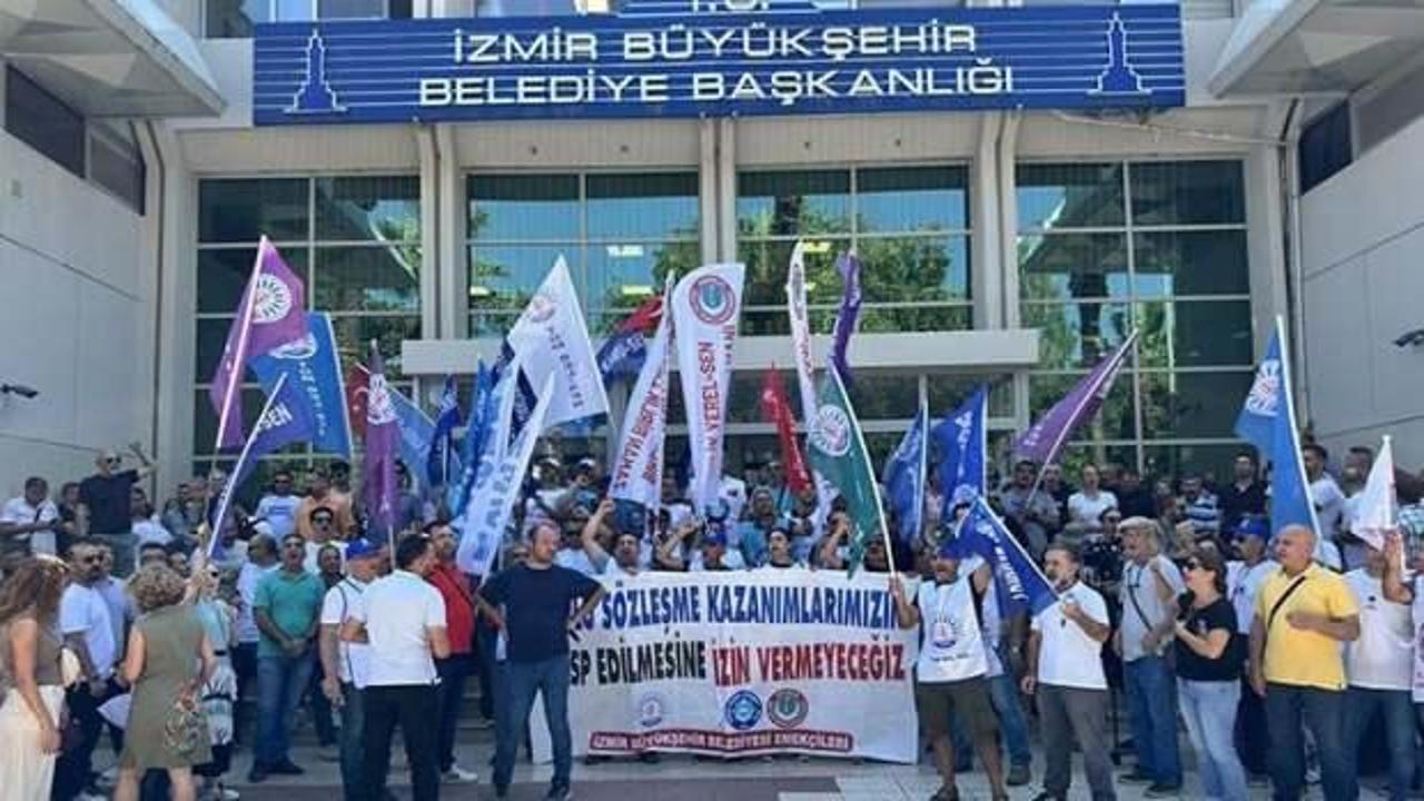 İzmir'de iş bırakan memurlar CHP İl Başkanlığına yürüdü