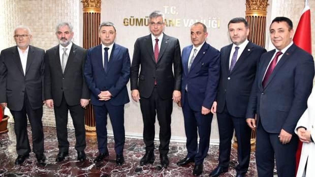 Bakan Memişoğlu, Gümüşhane'de sağlık tesislerini ziyaret etti