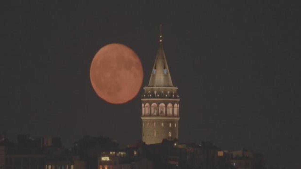 Dolunay fotoğrafı &ccedil;ekerken, İBB g&uuml;venliğiyle karakolluk oldu