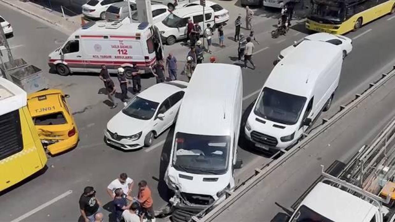 İETT otob&uuml;s&uuml;n&uuml;n karıştığı zincirleme kazada 1 kişi yaralandı